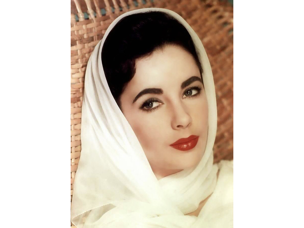 Elegant style icon wardrobe essentials: Elizabeth Taylor in headscarves