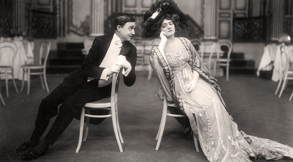 Lily Elsie with Joseph Coyne in  The Merry Widow, London 1907