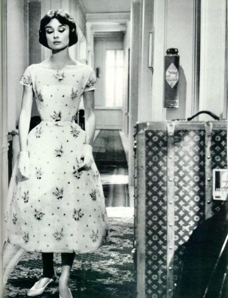 Audrey Hepburn floral dress in film Love in the afternoon, 1957