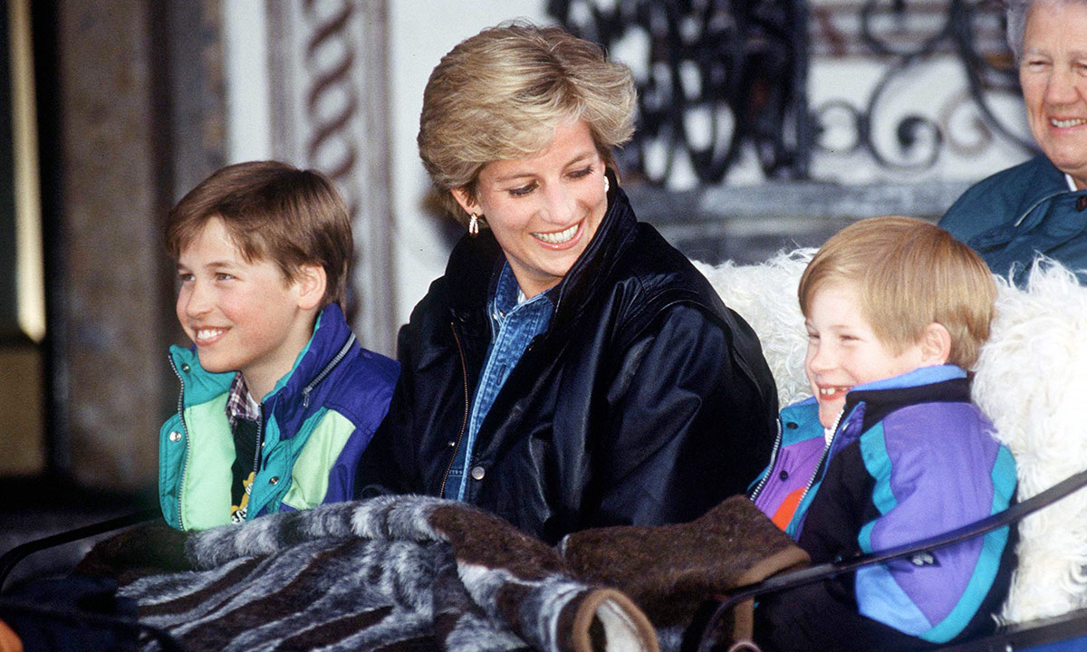 Prince William and Prince Harry, unveiled a statue of their mum in Kensington Garden