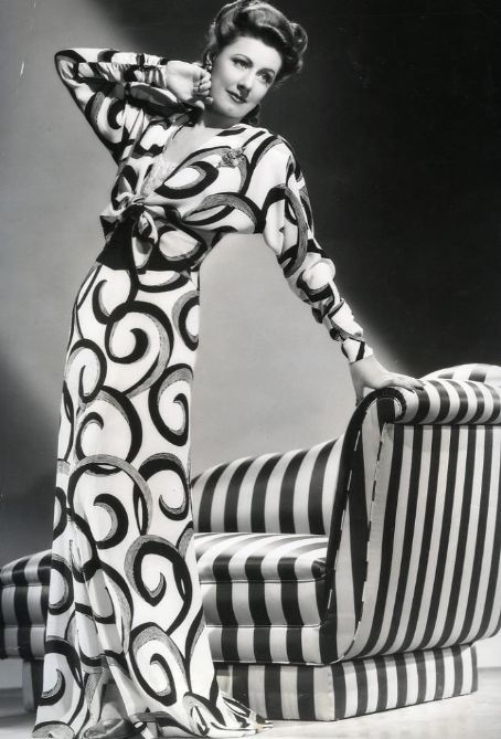Irene Dunne elegant