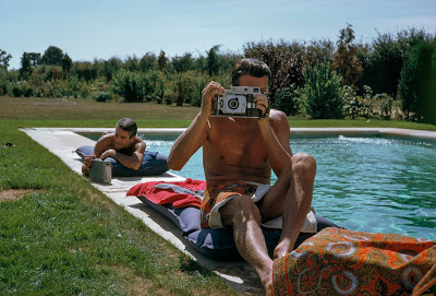 Hubert de Givenchy at home photo by Tony Vaccaro, France 1961 Tony Vaccaro / @Tony Vaccaro Archive