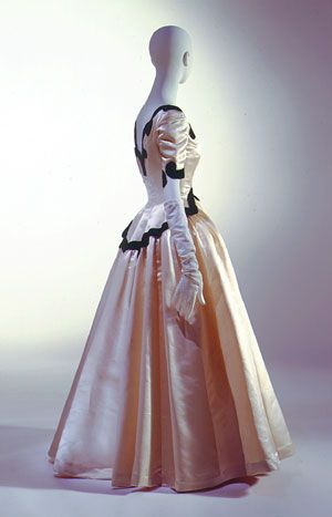 Cristobal Balenciaga's design of infanta dress influenced by Velazquez's painting