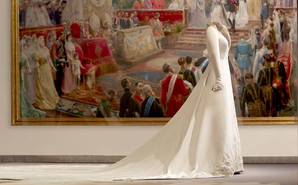 El vestido de boda de Letizia, par Manuel Pertegaz, 2004