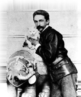 Robert Montesquiou with his Persian cat