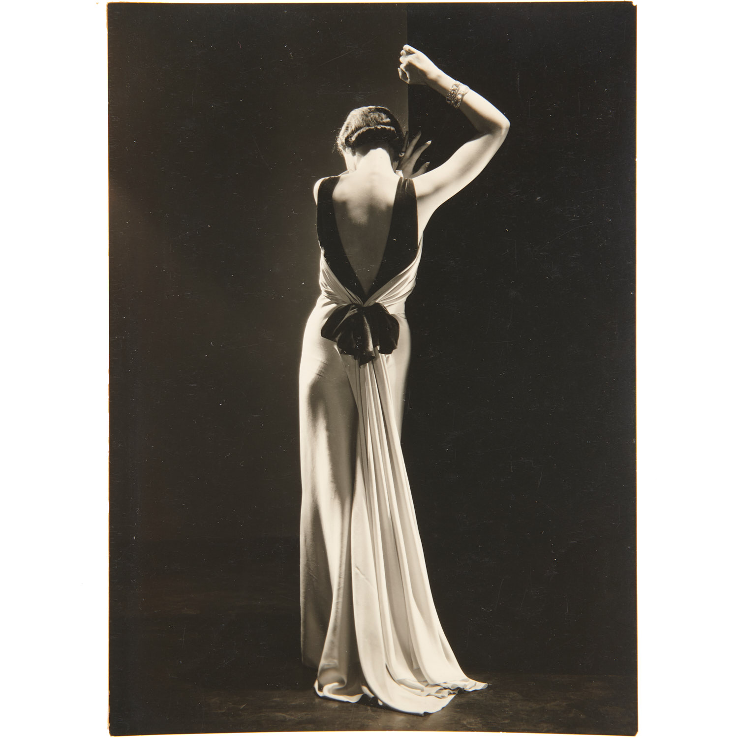 Toto Koopman wearing Augusta Bernard dress, Vogue, September, 1933, photo by Hoyningen-Huene