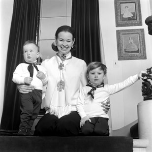 Gloria Vanderbilt with her sons Carter Cooper and Anderson Cooper