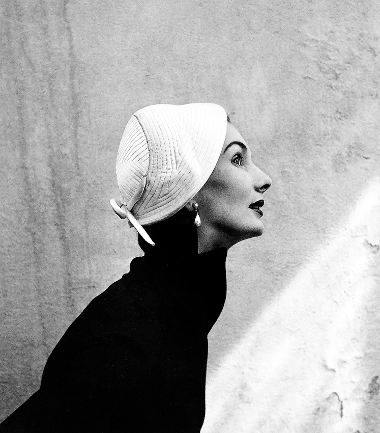 Barbara Goalen for Christion Dior, 1948, photo by Clifford Coffin