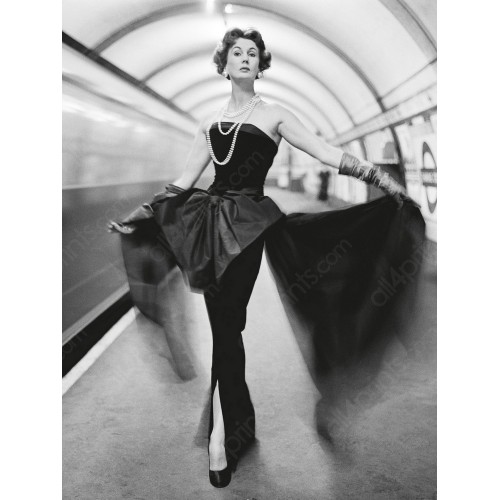 Barbara Goalen in evening gown by John Cavanagh, Photo by John French,Covent Garden, London, 1954