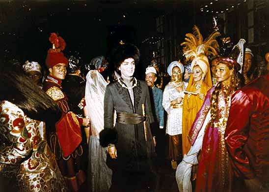 Baron de Redé(in the middle) at his Bal oriental in 1969. Photo by Patrick Anson, 5th Earl of Lichfield.