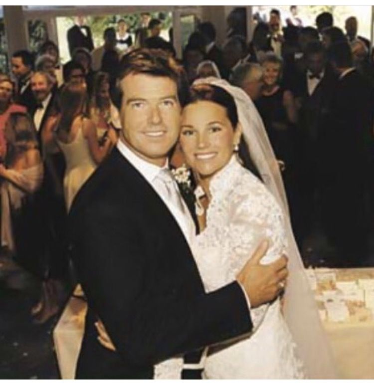 Pierce Brosnan and his second wife Keely Shaye Smith on their wedding, 2001