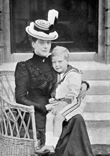 Duke of Windsor King Edward VIII enfant avec son mamanPicture
