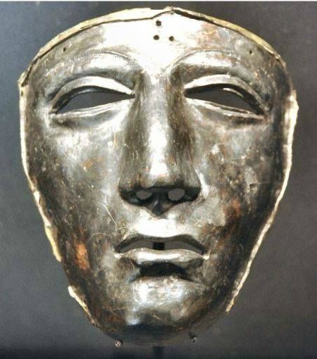 A Roman facial mask