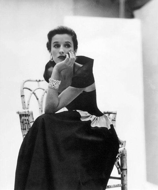 Portrait of Babe Paley, Vogue, photo by John Rawlings(1912-1979), February 1946