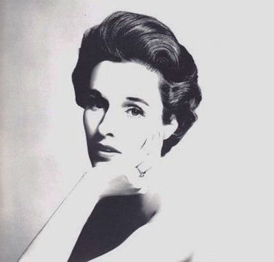 Babe Paley portrait with left hand on chin