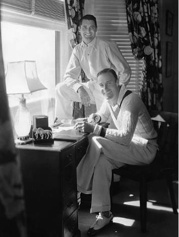 with Randolph Scott (front) in their house in Santa Monica Photo by ullstein bild
