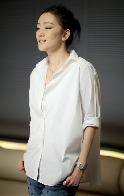 Elegant style icon wardrobe essentials: Gongli(鞏俐)in white shirt