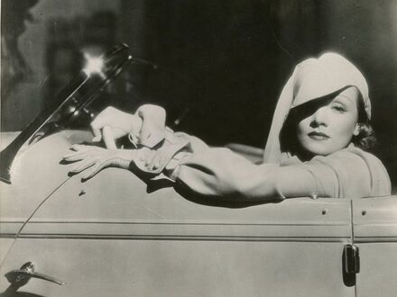 Marlene Dietrich driving