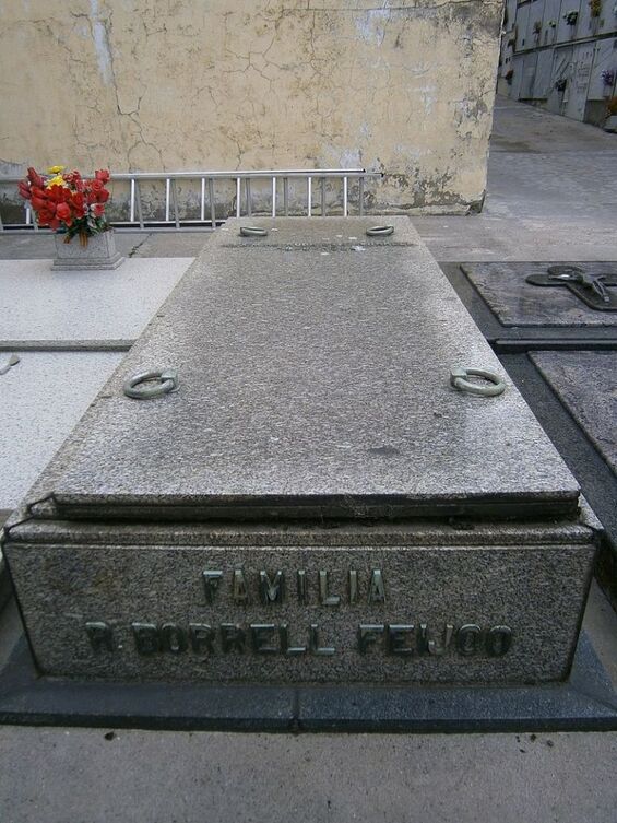 Tomb of Herminia Borrell(1897-1971), the first Spanish woman with driving license