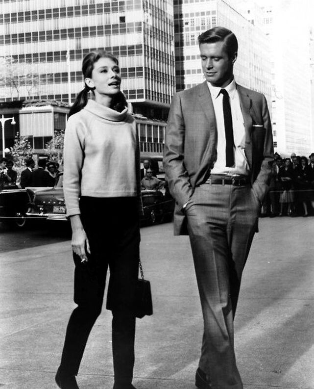 Audrey Hepburn movie costume in film Breakfast at Tiffany's(1961), the complete wardrobe of Holly Golightly:Light khaki cropped sweater with black pants
