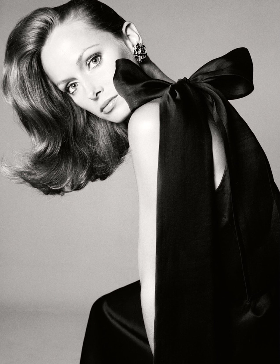Karen Graham for Vogue, wearing Givenchy dress and jewelry, photo by Richard Avedon, September 1972