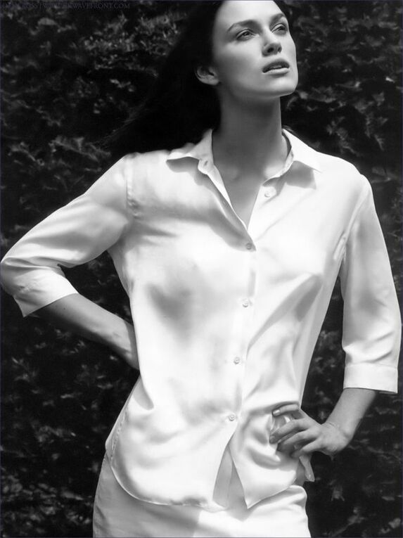Elegant icon wardrobe essentials: Keira Knightly in white shirt