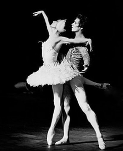 Margot Fonteyn (18 May 1919-21 February 1991), elegancepedia, Margot Fonteyn and Rudolf Nureyev in ballet Swan Lake