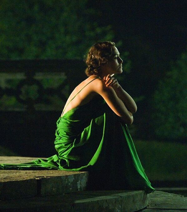 Film costume: Emerald Green silk dress of Keira Knightley as Cecilia Tallis in film Atonement(2007)