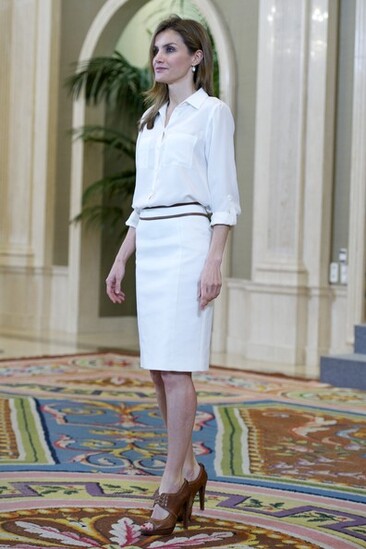 Elegant style icon wardrobe essentials: Queen Letizia of Spain in white shirt