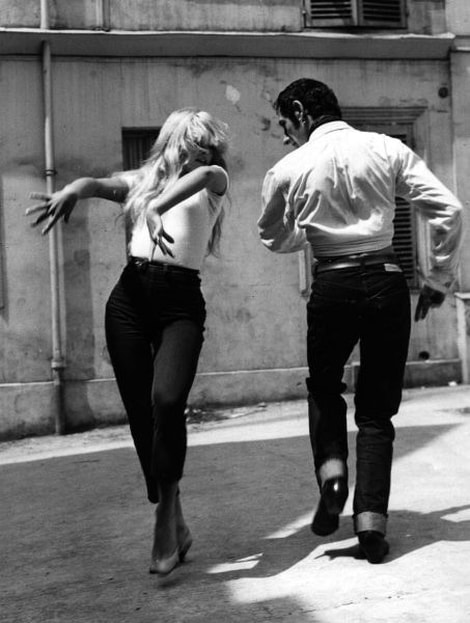 Elegant style icon wardrobe essentials: Brigitte Bardot in capri pants