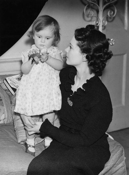 Vivien Leigh and her daughter Suzanne