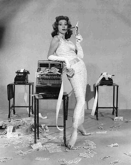 Suzy Parker, the first supermodel who earns 100,000 per year