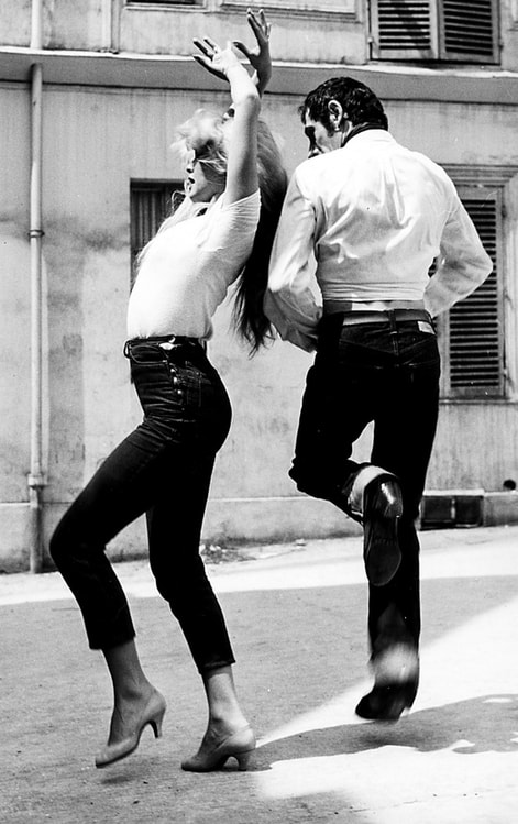 Elegant style icon wardrobe essentials: Brigitte Bardot in capri pants