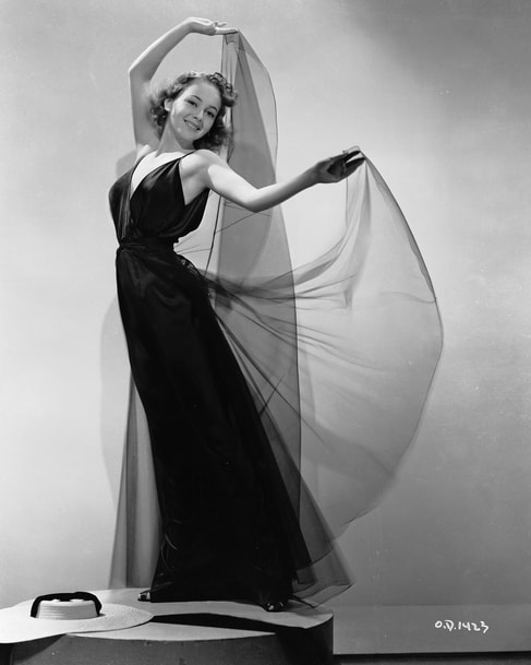 Olivia de Havilland(1 July 1916-26 July 2020) young, 1940
