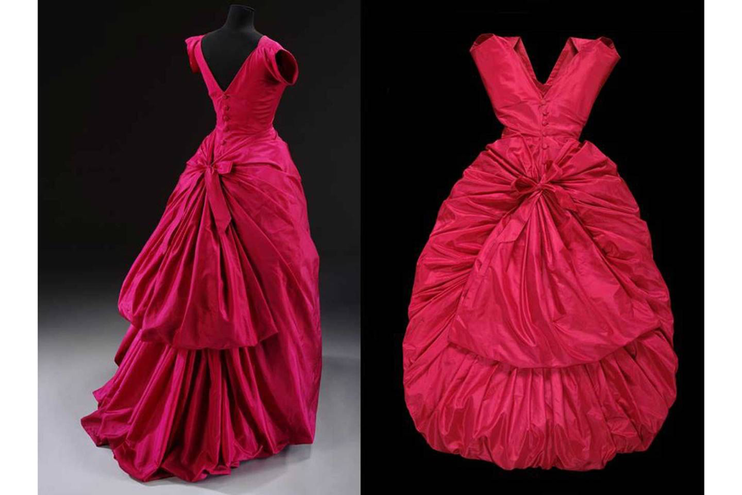 Silk taffeta evening dress, Balenciaga, 1954. Museum no. T.427-1967. © Victoria and Albert Museum, London. 