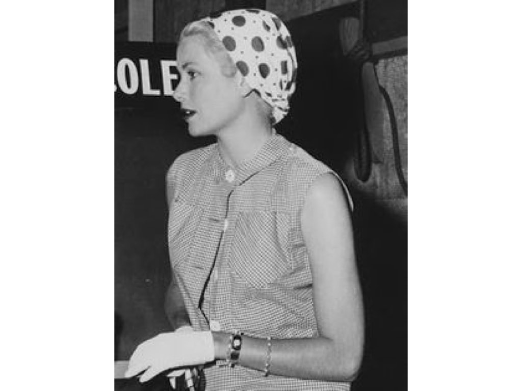 Elegant style icon wardrobe essentials: The Polka dot: Grace Kelly in polka dot silk scarf