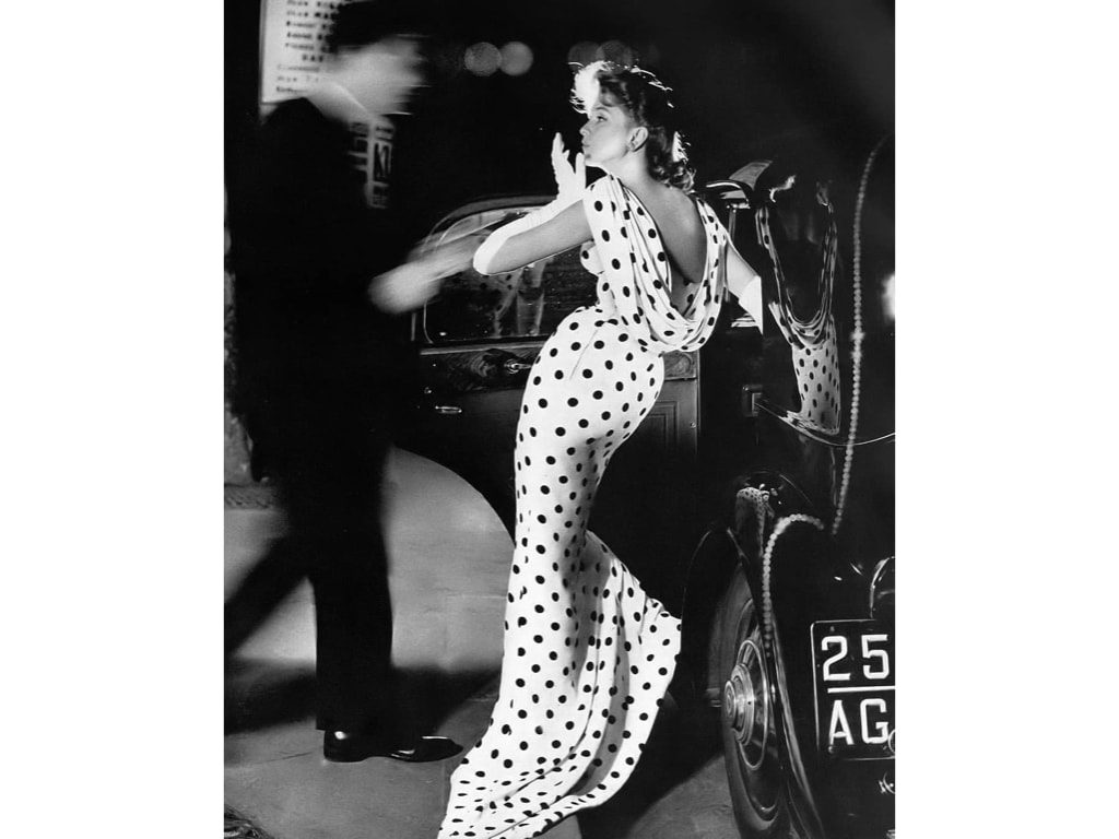 Elegant style icon wardrobe essentials: The Polka dot, Suzy Parker in silk polka dot dress, 1950s