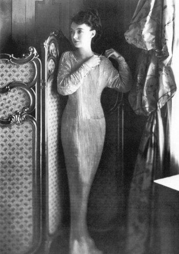 lilian gish adjusting her mariano fortuny delphos gown 1910s