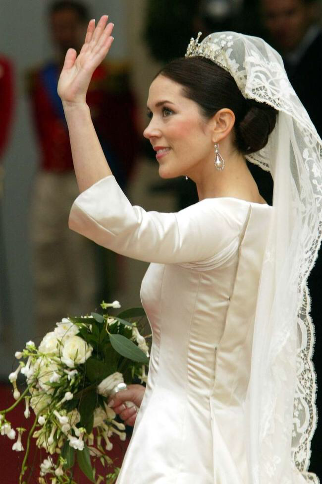 Mary Donaldson’s wedding dress on her 2004 wedding to Crown Prince Frederik of Denmark designed by Uffe Frank