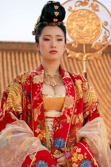 Gongli in film Curse of the Golden Flower(2006)