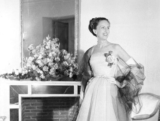 Sonsoles Icaza, marquesa de Llanzol, musa de Balenciaga, dama de la alta sociedad del Madrid de la posguerra 