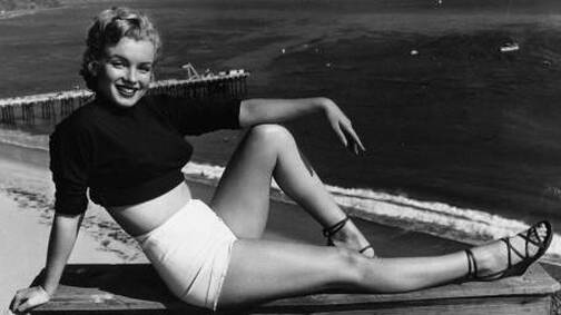 Elegant style icon wardrobe essentials: Marilyn Monroe in shorts
