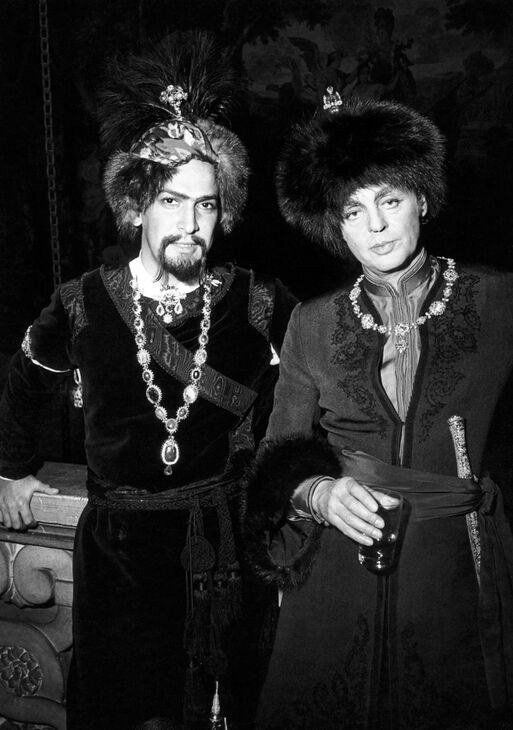 Alexis de Redé avec Oscar de la Renta dans le Bal Oriental, 1969