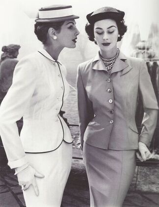 Fiona Cambell-Walter with Anne Gunning, photo by John French, 1953