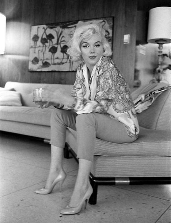 Marilyn Monroe in Emilio Pucci blouse, photo by George Barris, 1962