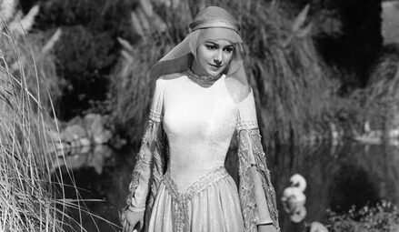 Olivia de Havilland(1 July 1916-26 July 2020) young, jeune