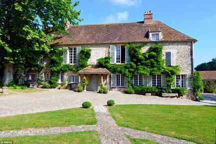 The Duke and Duchess of Windsor's country home from 1952 to 1972: La Moulin de la Tuilerie 