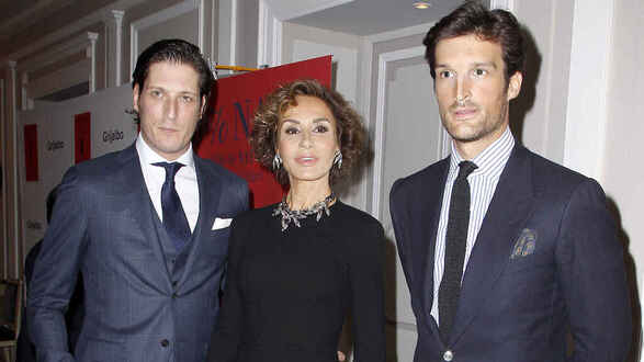 Rafael de Medina(on the right) with his mother Naty Abascal and his brother Luis de Medina