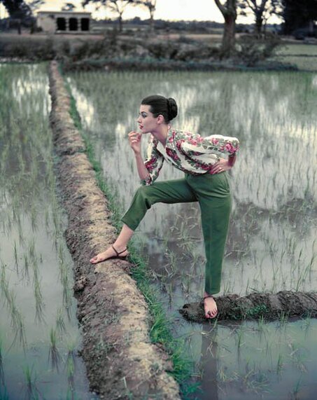 Barbara Mullen, photo for Vogue by Norman Parkinson, India, 1956