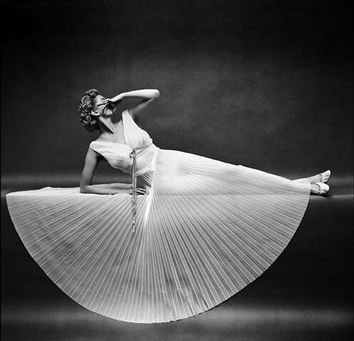 Timeless Grace, Vanity Fair, 1954, photo by Mark Shaw
